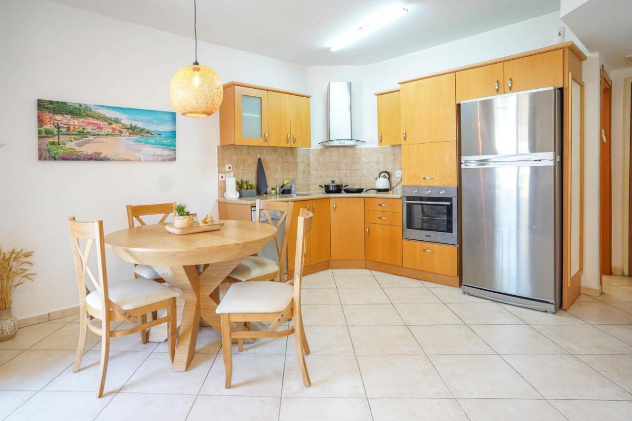 Two Bed Room Apartment 5 Min Walk To The Beach Eilat Exteriör bild