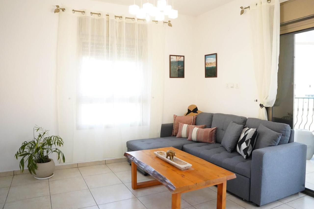 Two Bed Room Apartment 5 Min Walk To The Beach Eilat Exteriör bild