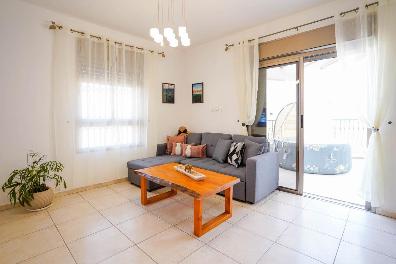 Two Bed Room Apartment 5 Min Walk To The Beach Eilat Exteriör bild