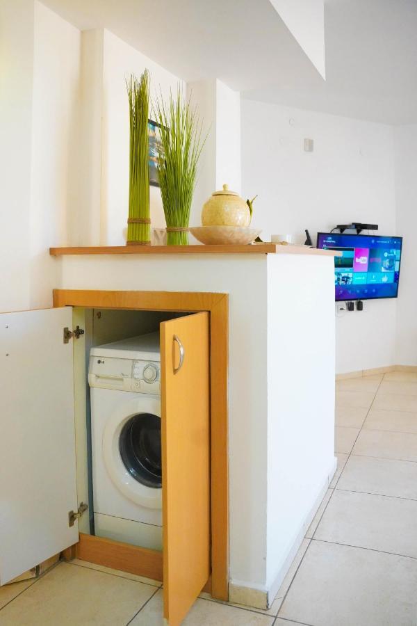 Two Bed Room Apartment 5 Min Walk To The Beach Eilat Exteriör bild